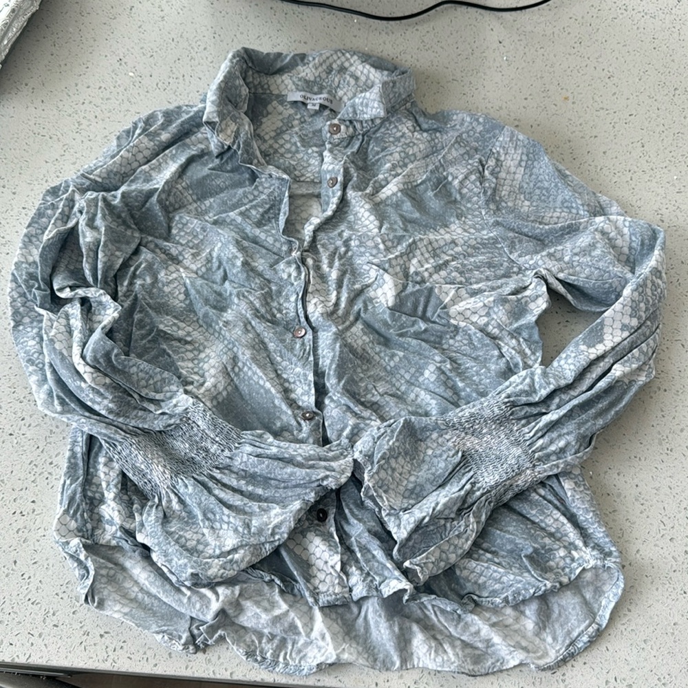 Olivaceous button up blouse size M